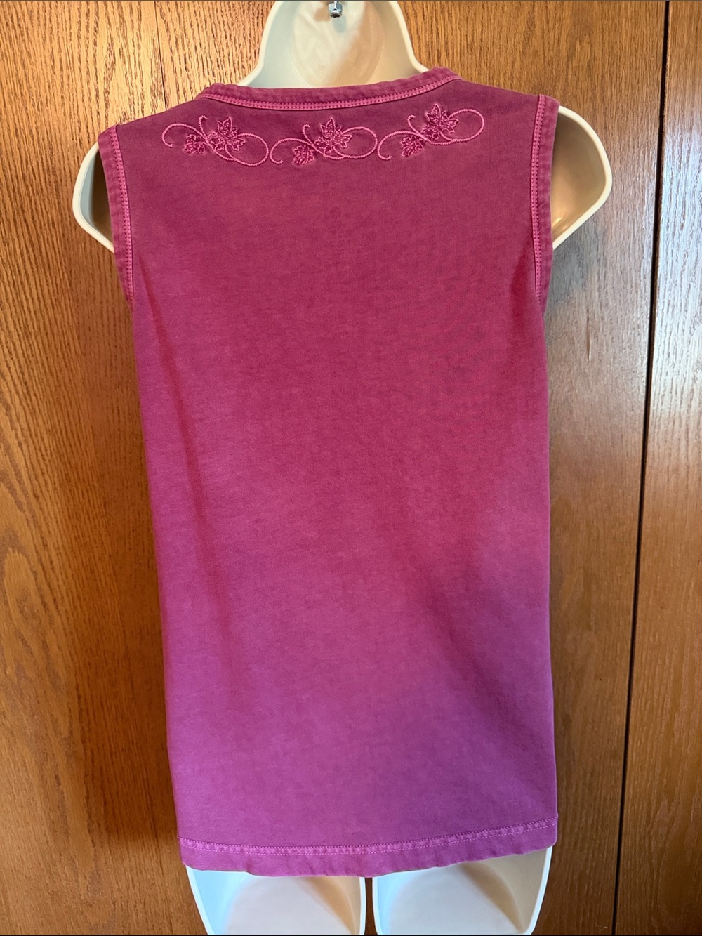 Embroidered Keyhole Tank Top in Raspberry Pink - Picture 3 of 5